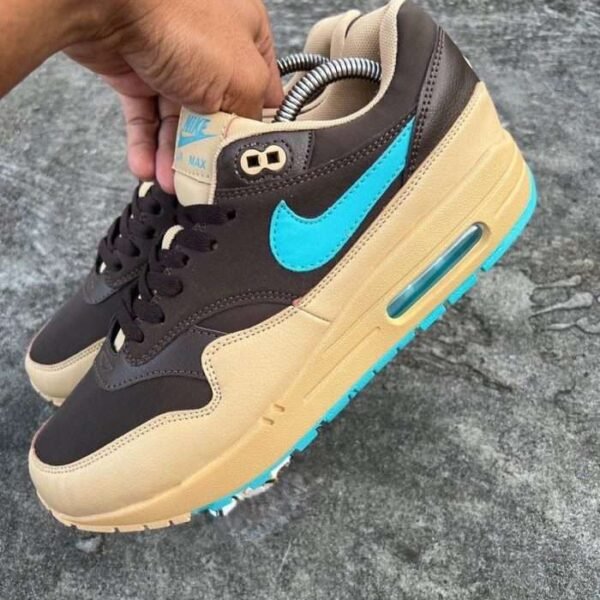 NIKE AIR MAX 1 on Carousell